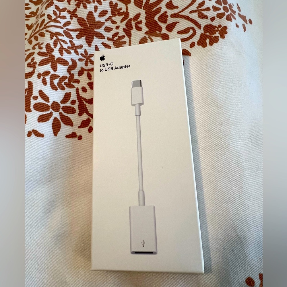 NIB APPLE USB to USB-C Adapter